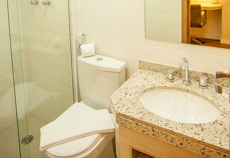 Summit Hotel Aruj�