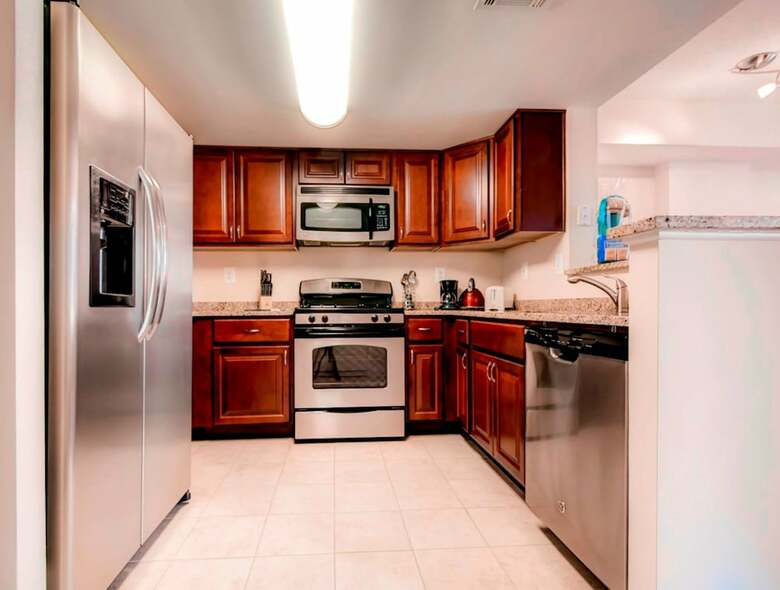 Aparthotel Global Luxury Suites At Tiverton Ave