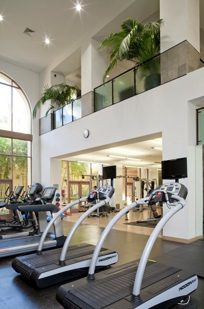 Aparthotel Global Luxury Suites At Tiverton Ave