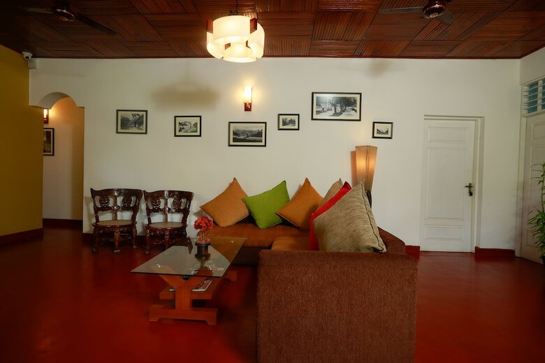 Hotel Riverdale Breeze