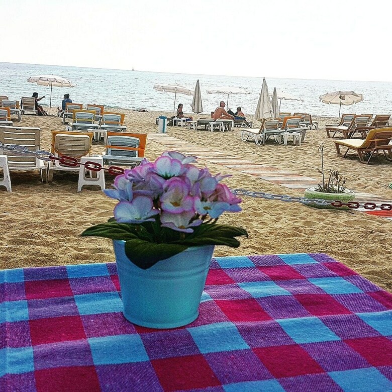 �zcan Hotel