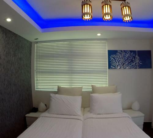 Airport Beach Hotel
