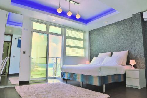 Airport Beach Hotel