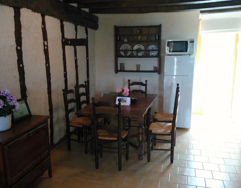 Gite La Source De Marz�e Cottage