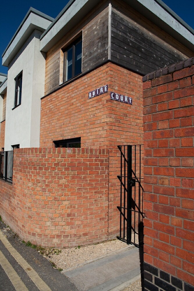 Quire Court Apartments