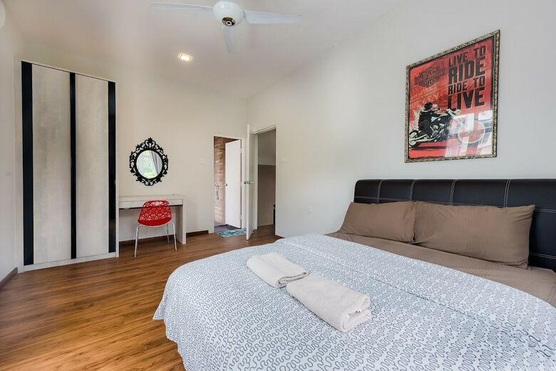 New Corner Shamrock Beach Villas Seaview