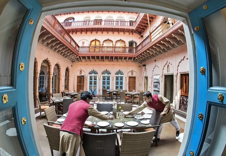 Hotel Welcomheritage Haveli Dharampura