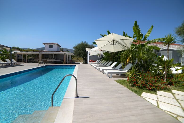 Aparthotel Mirsini Studios & Apartments