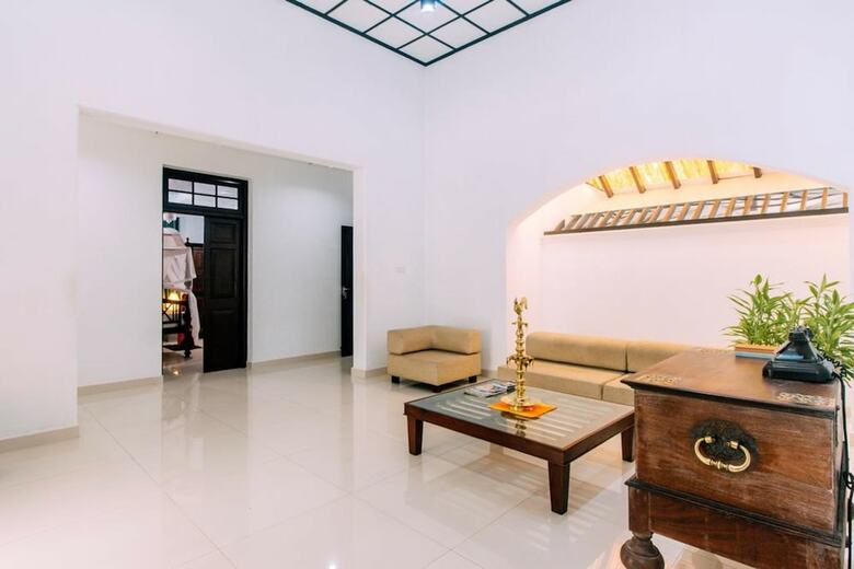 Hotel Ambasewana Mansion