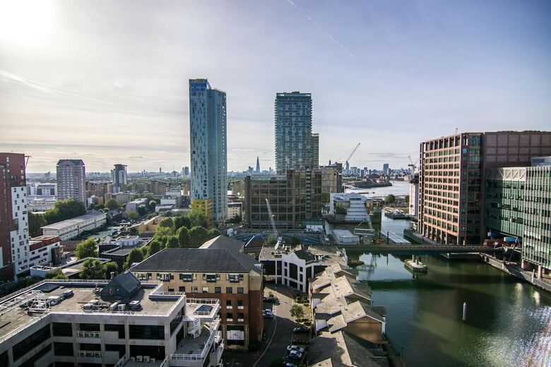 Canary Wharf - Corporate River View Apartments