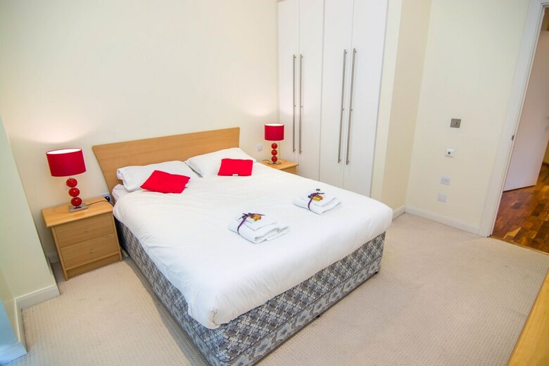 Canary Wharf - Corporate River View Apartments