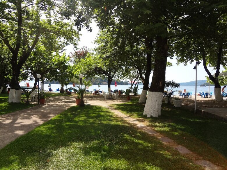 Avra Beach Hotel