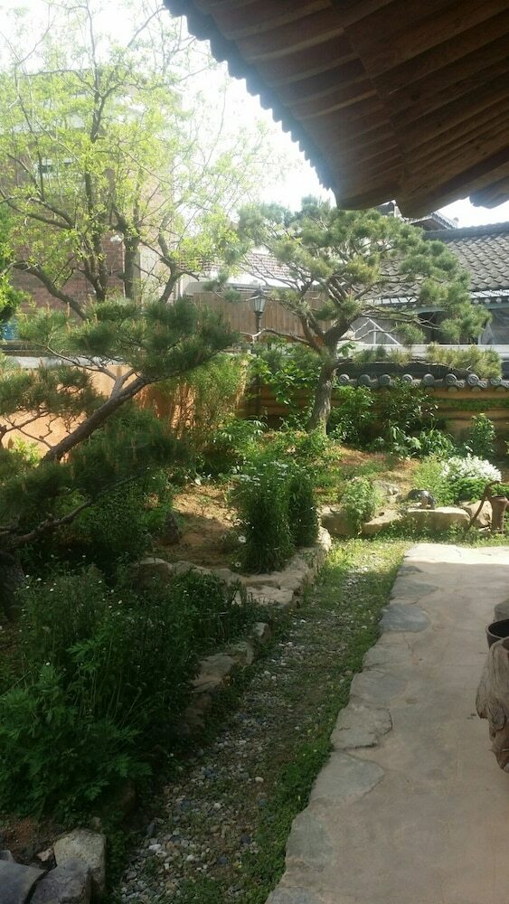 Hotel Edam Hanok