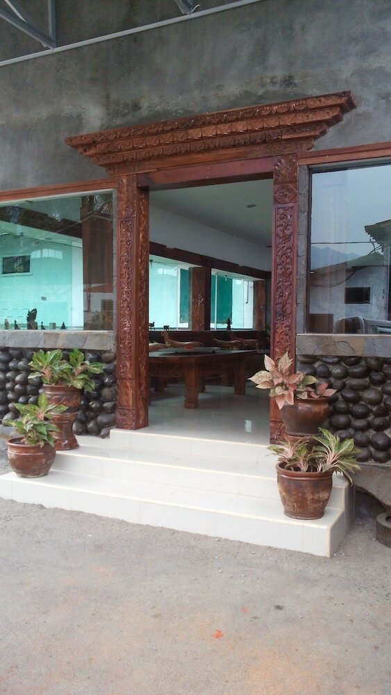Moro Seneng Hotel And Resort