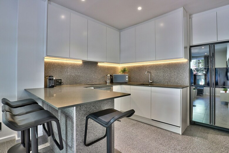 Apartamentos Purple House