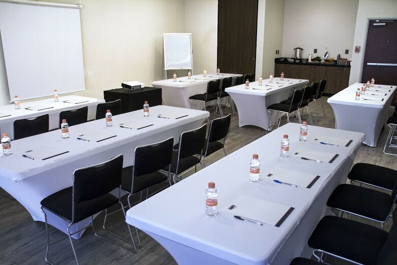 Hotel City Express Plus Monterrey Galer�as