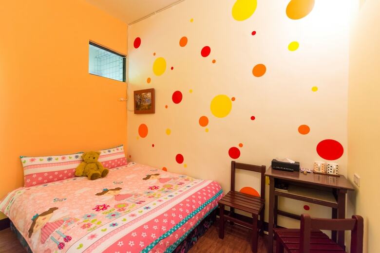 Hotel Time Traveling Hostel