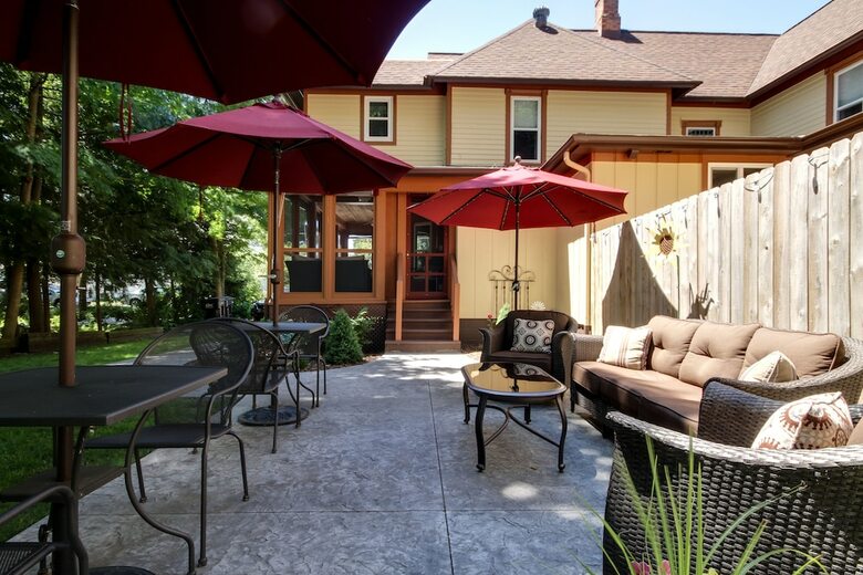 Bed & Breakfast Twin Oaks Inn