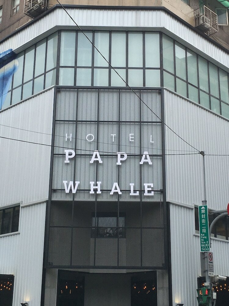 Hotel Papa Whale