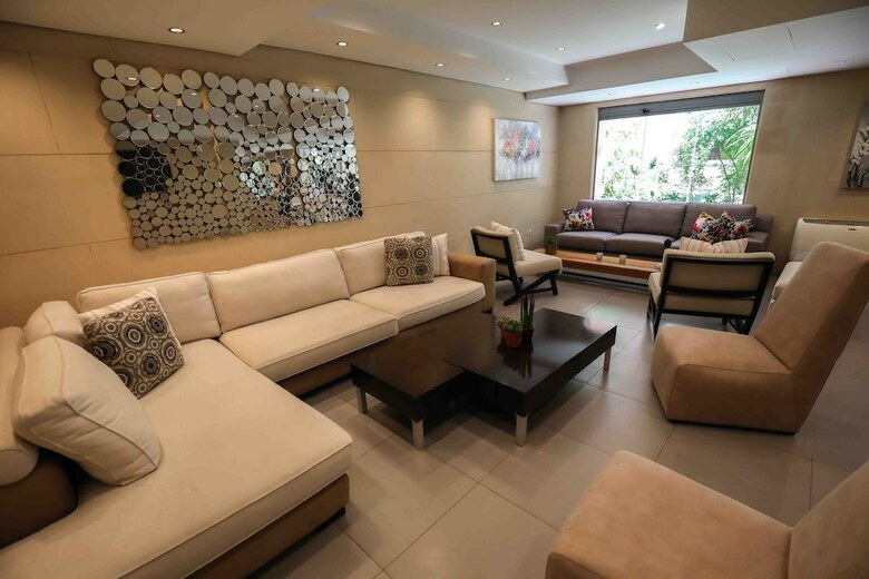 Hotel Sky Suites