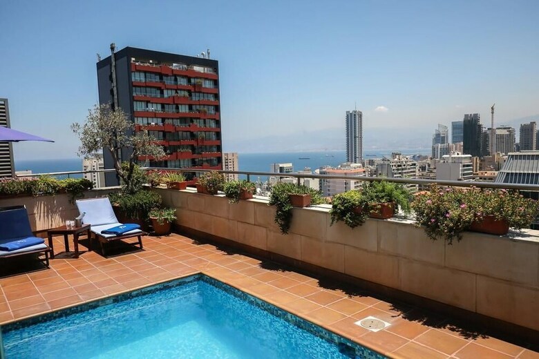 Hotel Sky Suites