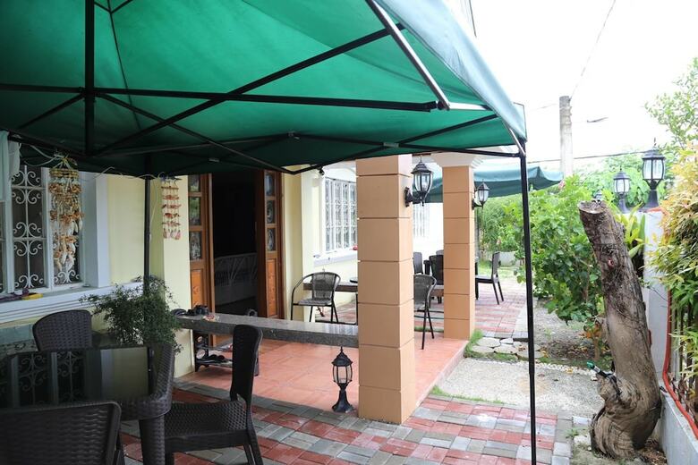 Hotel Dee Guesthouse - White Sands