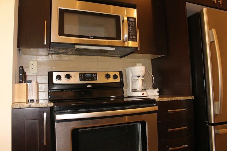 Custom-made Luxury Suite-by Elite Suites