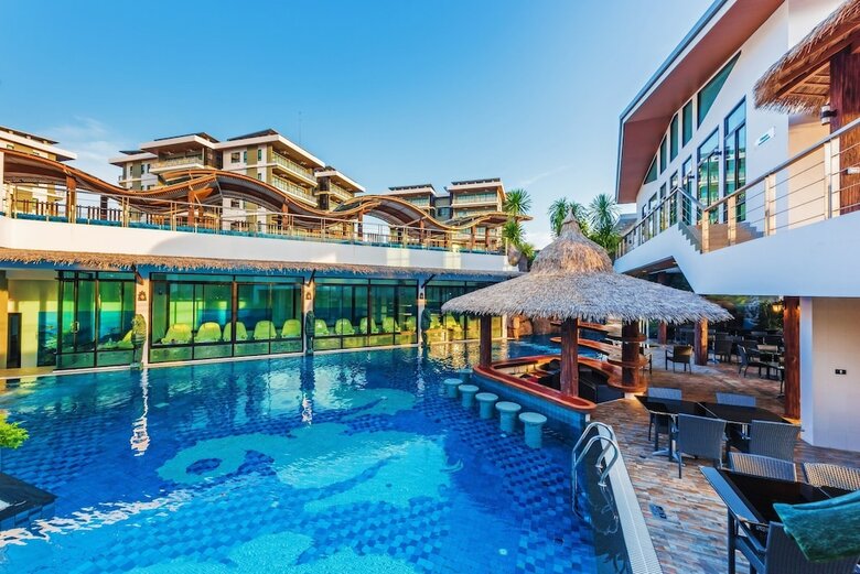 Hotel Chalong Miracle Lakeview Resort & Spa
