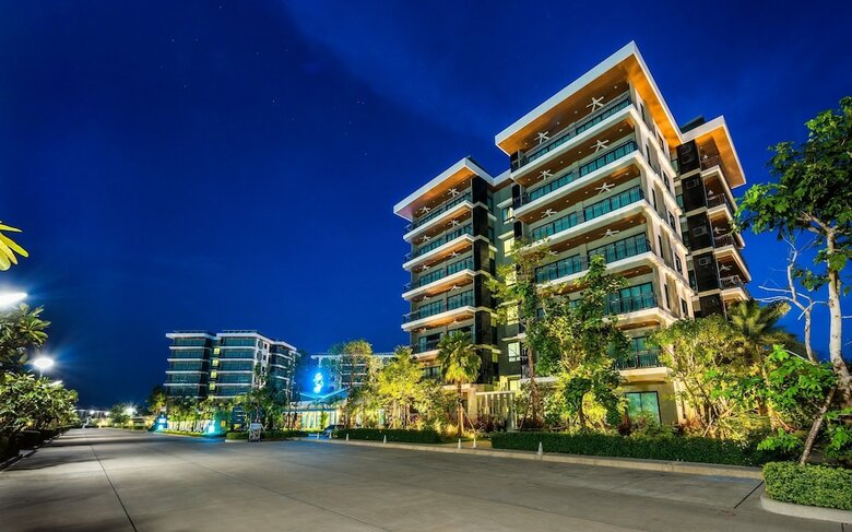 Hotel Chalong Miracle Lakeview Resort & Spa