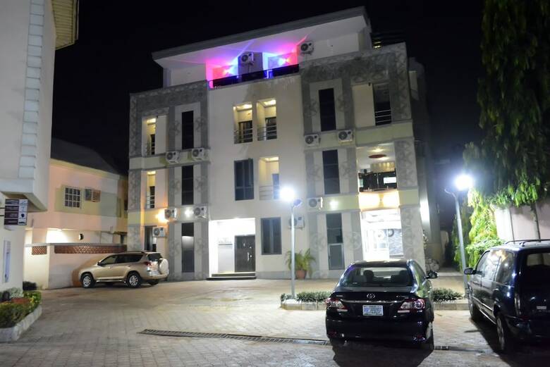 Golphins Suites And Hotels