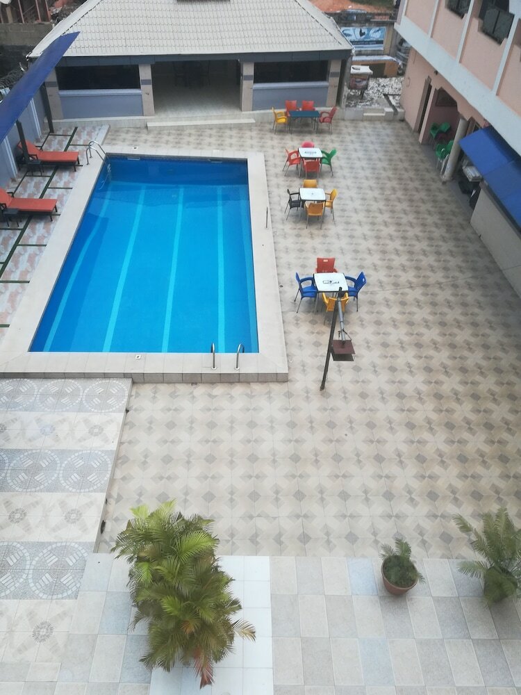 Golphins Suites And Hotels
