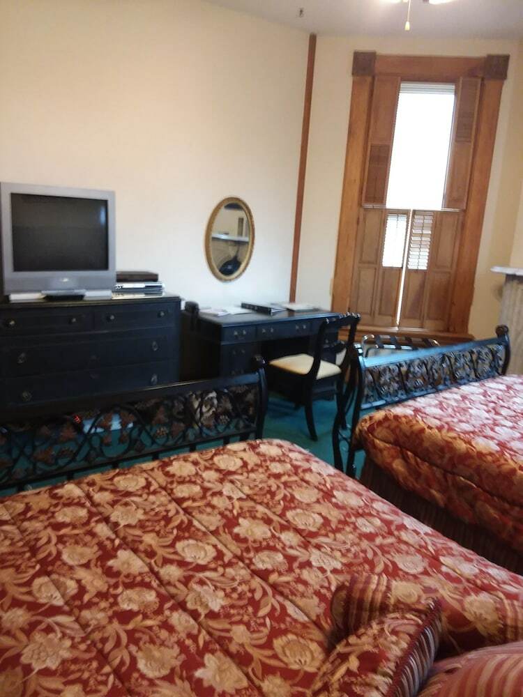 Hotel Inn Port Lodging