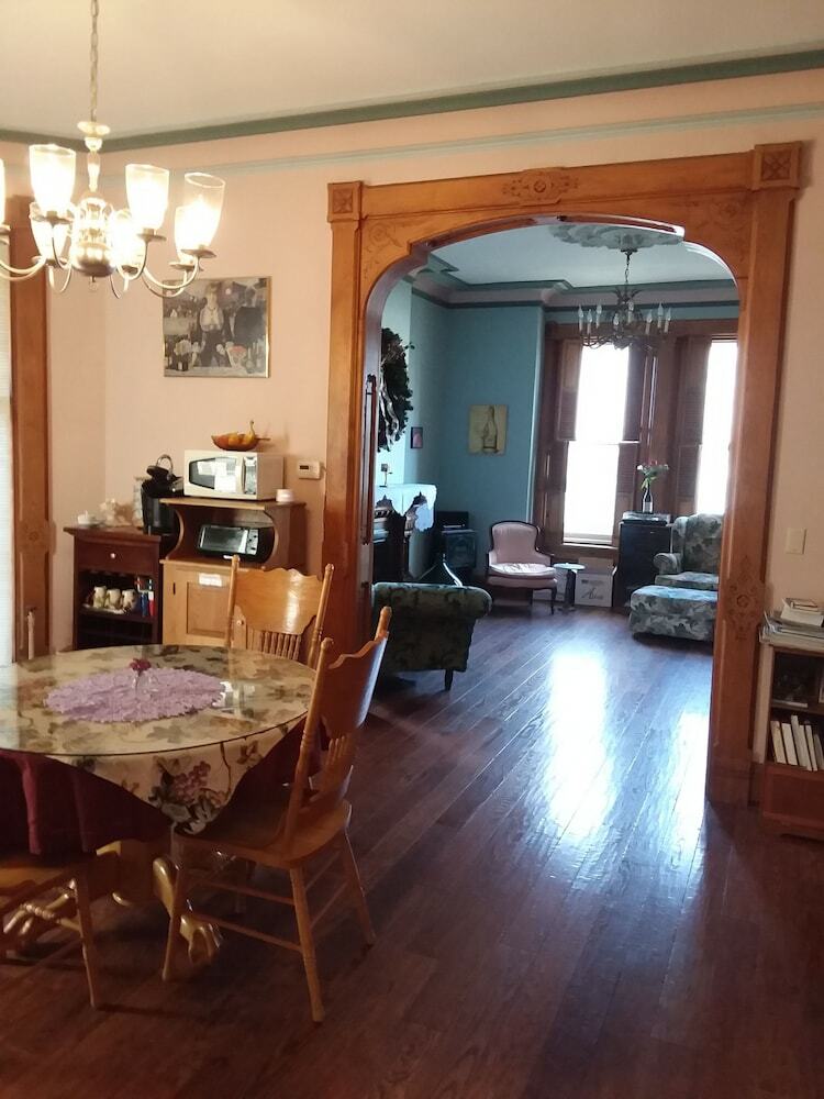Hotel Inn Port Lodging