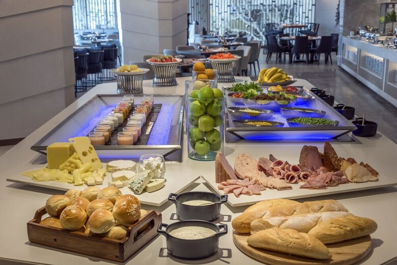 Novotel Phuket City Phokeethra Hotel