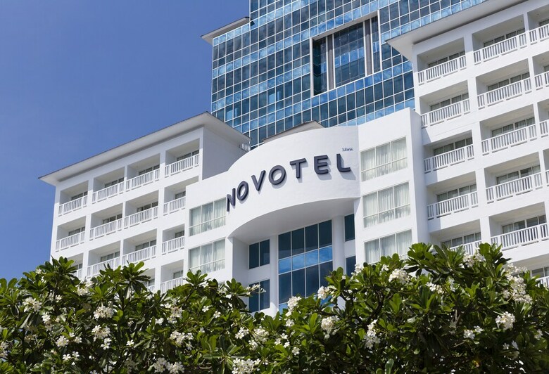 Novotel Phuket City Phokeethra Hotel
