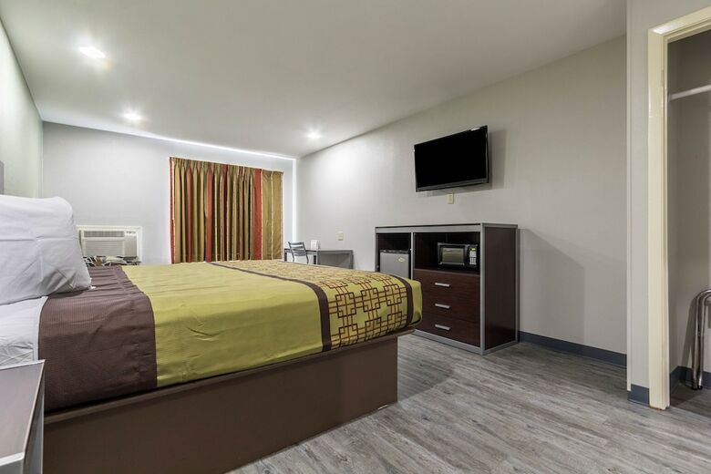 Hotel Scottish Inn And Suites