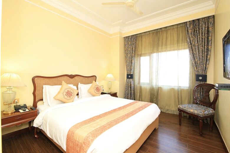 Dynasty Hotel