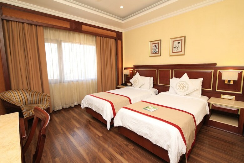 Dynasty Hotel