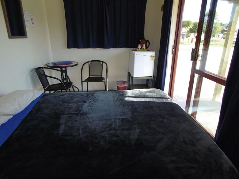 Glenavys Waitaki River Motor Camp - Caravan Park