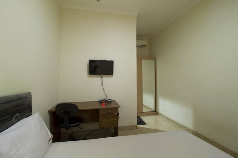 Hotel Reddoorz @ Salemba Raya