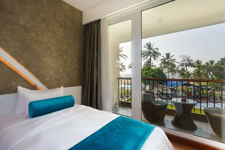 Camelot Beach Hotel