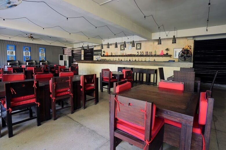 Hotel Reddoorz Plus Near Kuta Square