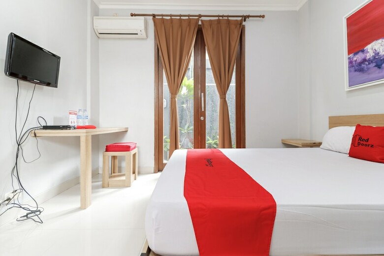 Hotel Reddoorz @ Cipete 2