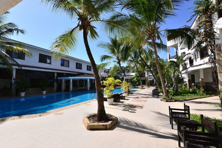 Hotel Baobab Holiday Resort
