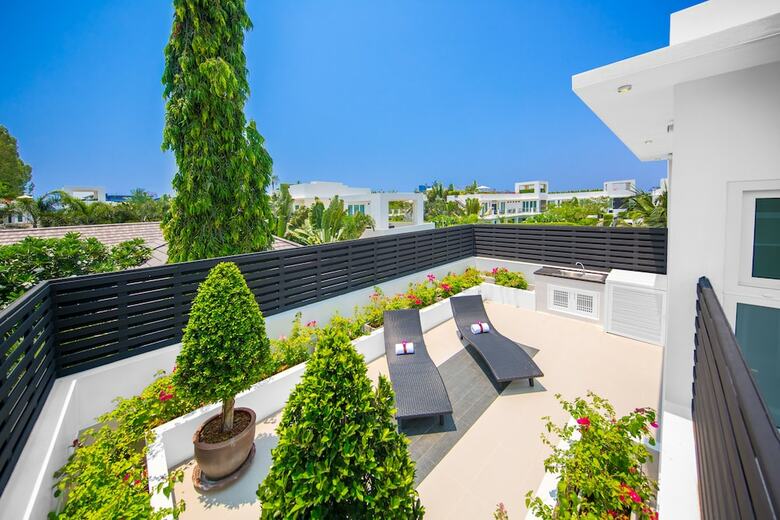 Colibri Pool Villa Pattaya