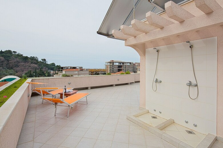 Apartments Holiday