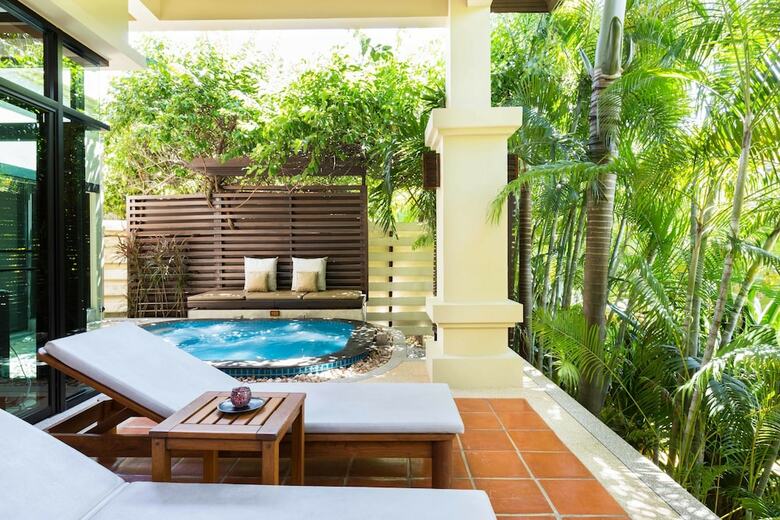 Nai Harn Baan-bua Villas