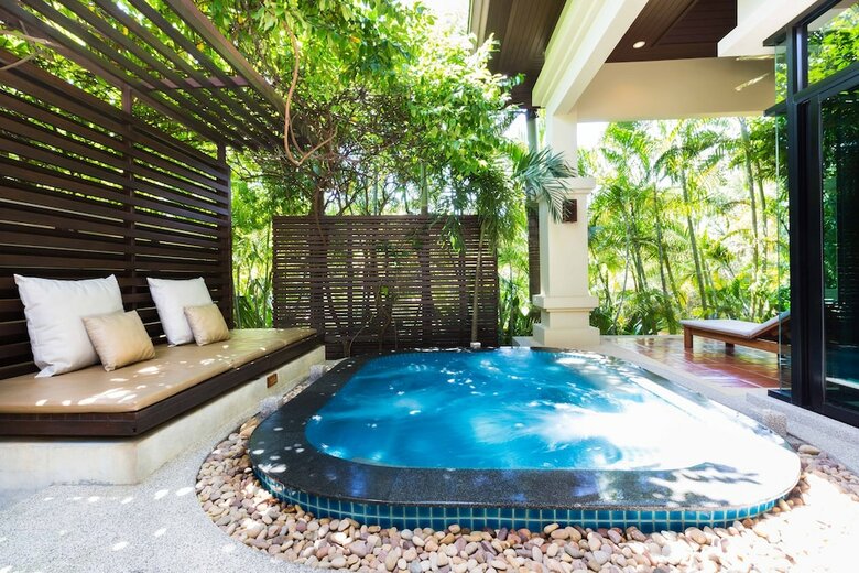 Nai Harn Baan-bua Villas