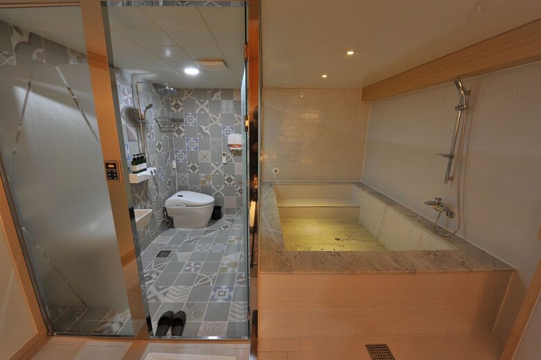 Hotel The Grang Nampo (fromerly Ytt)