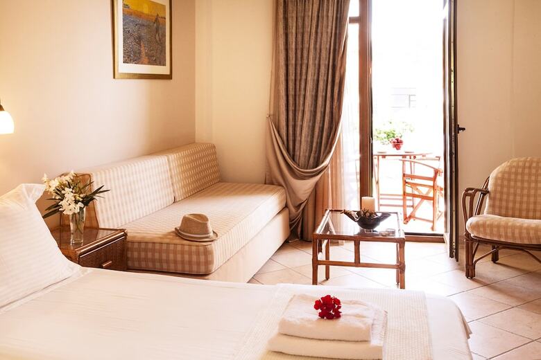 Aparthotel Paralio Hotel